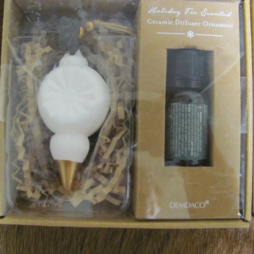 DEMDACO CERAMIC CHRISTMAS ORNAMENTS WITH OIL NIB